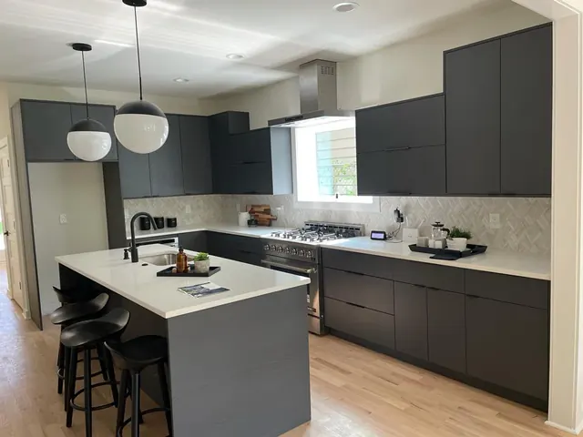 Modern Kitchen Remodeling: Cabinets, Countertops & Backsplash by Novahaus Remodels